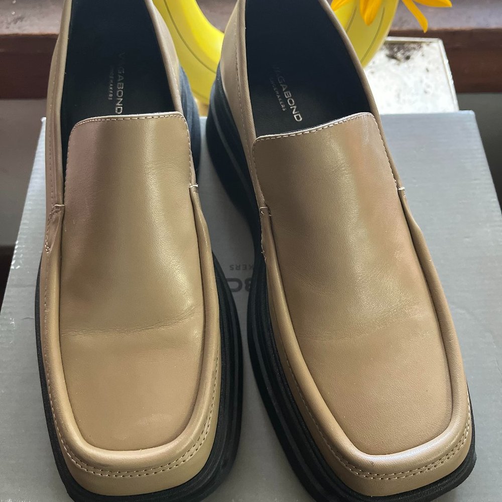 VAGABOND SHOEMAKERS - CARLA PLATFORM LOAFER SIZE 39
